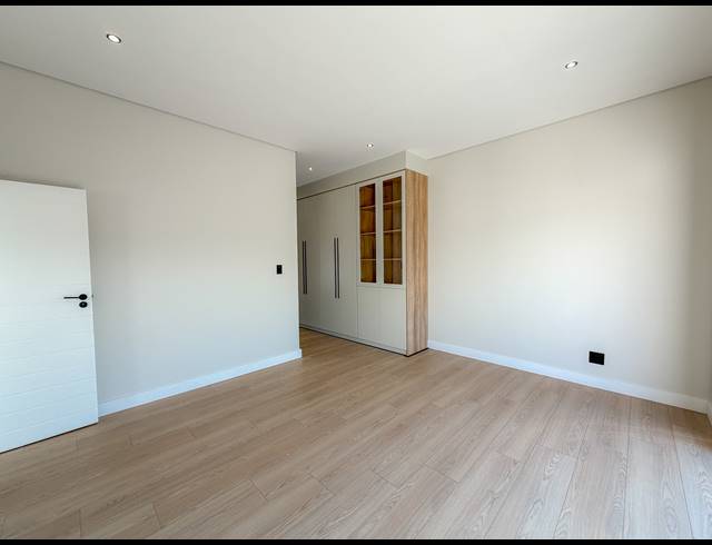 4 BEDROOM FREESTANDING FOR SALE IN FOUNTAINBROOK ESTATE
